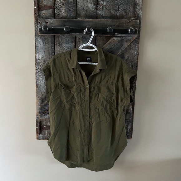 Women's GAP Short Sleeve Collared Blouse - Picture 1 of 3